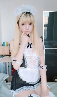 解开班长的裙子猛烈进入