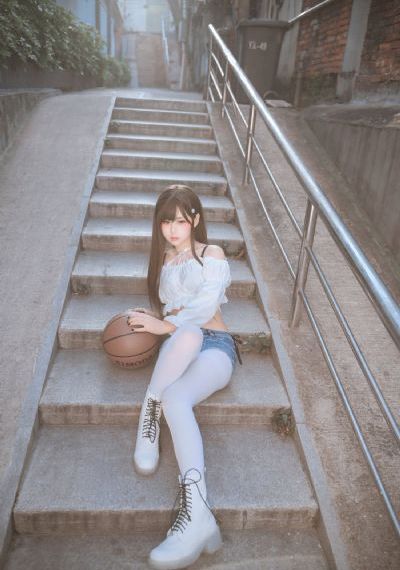 一脸嫌弃给你看胖第一季免费观看