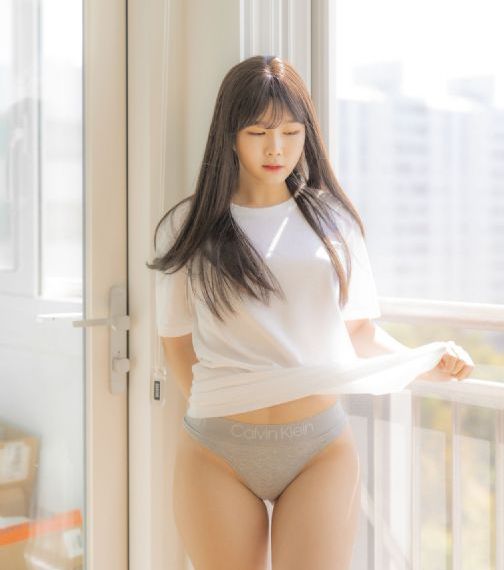 双胞胎姐妹的蔑视