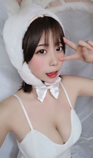 啊…啊你们一个一个来啊