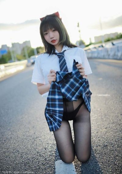 和上司出差被内谢在线播放
